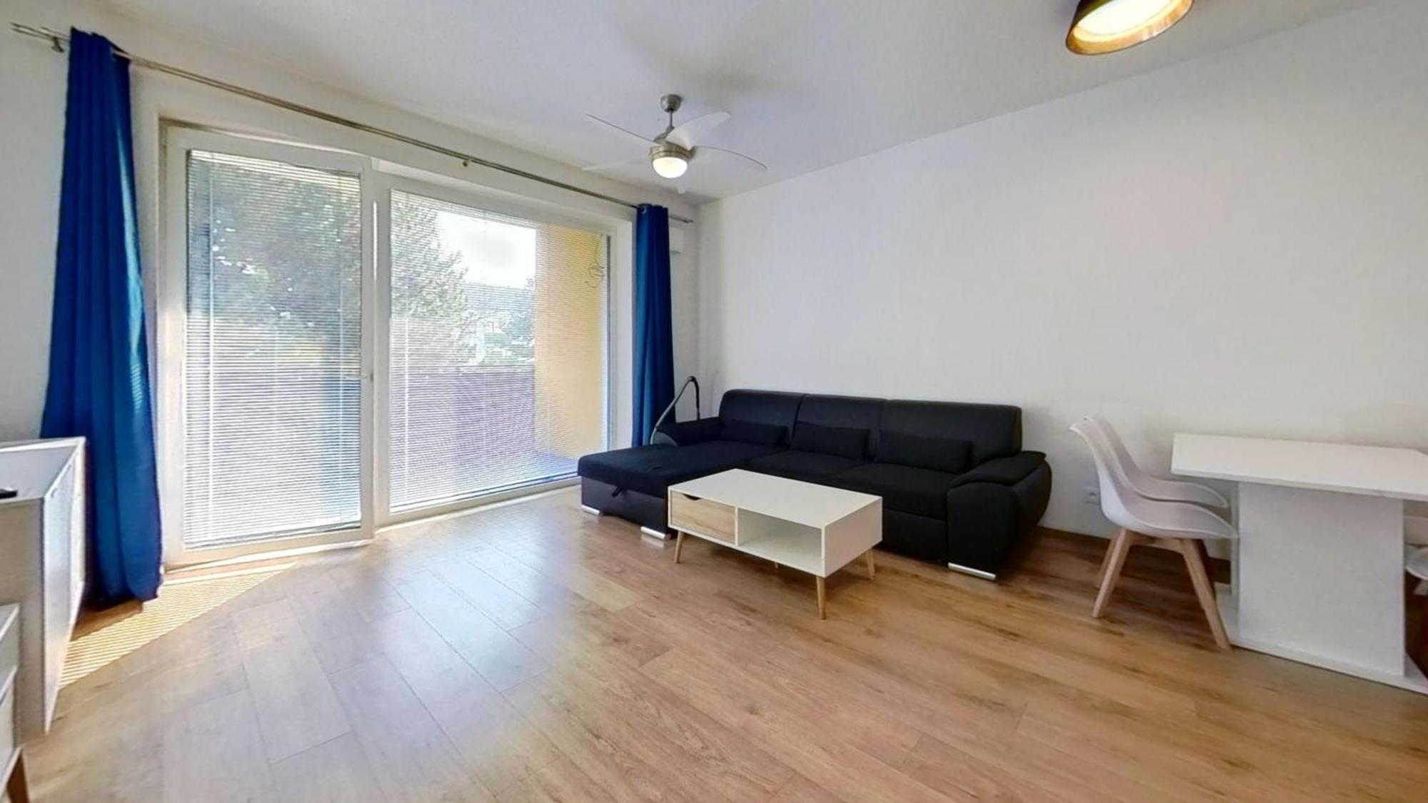 Air-Conditioned 2 Room Apartment, With Terrace, Rovinka 203 Eksteriør billede