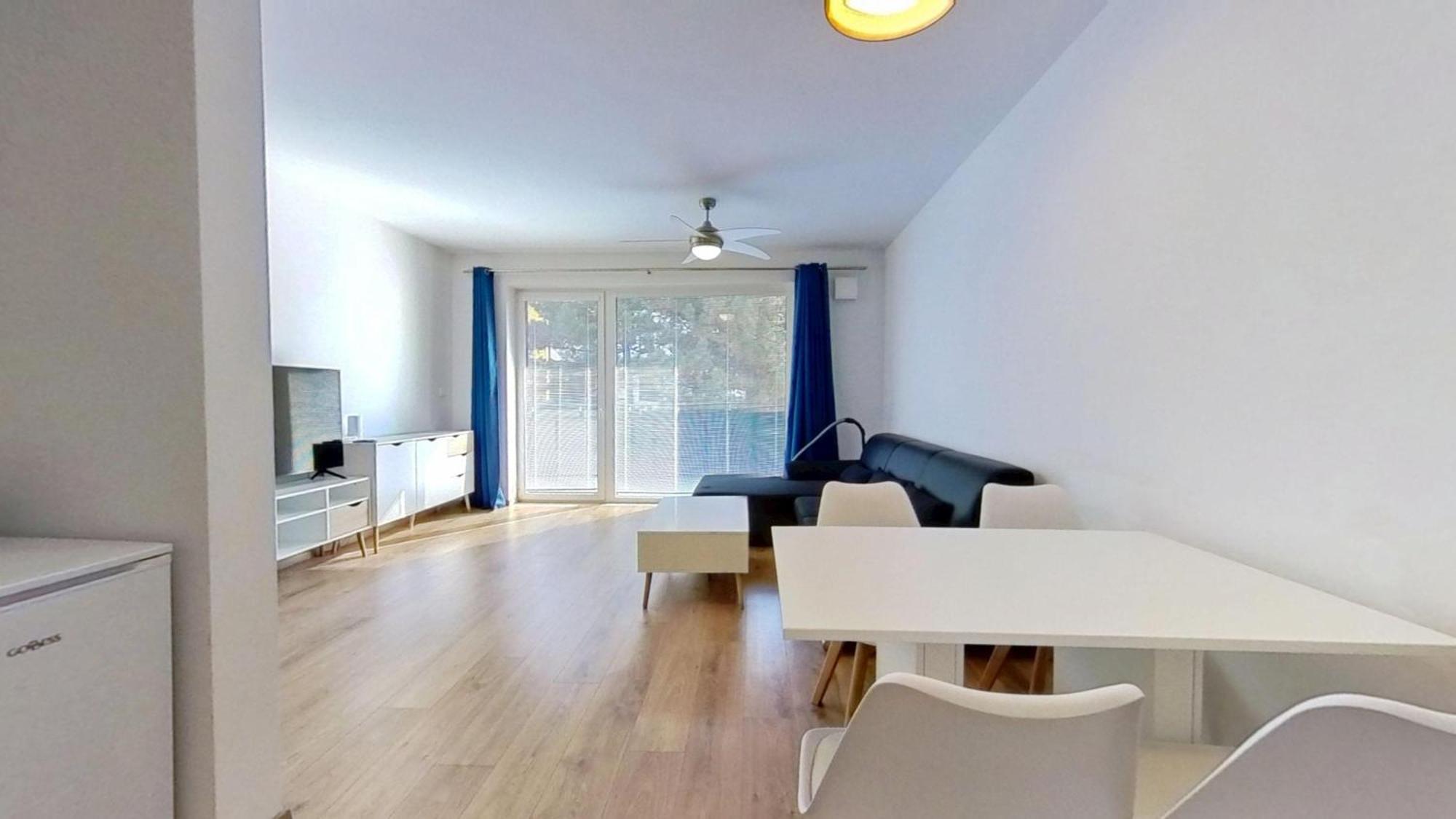 Air-Conditioned 2 Room Apartment, With Terrace, Rovinka 203 Eksteriør billede